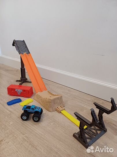 Гоночный трек hot wheels