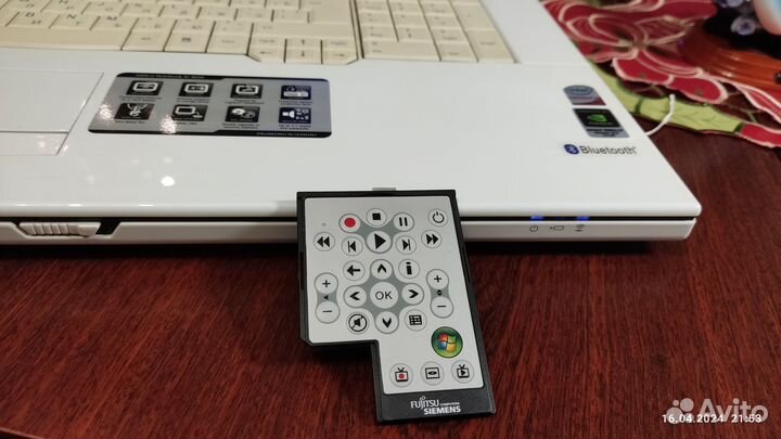 Ноутбук Fujitsu Siemens Xi 3650 (1920 Х 1080)