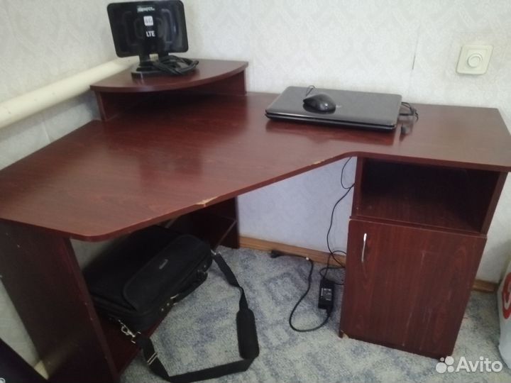 Компьютерный стол