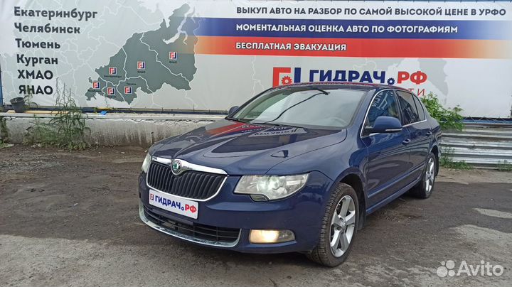 Кнопка аварийной сигнализации Skoda Superb 2 3T095