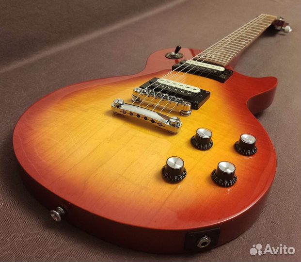 Электрогитара Epiphone Les Paul + аксессуары