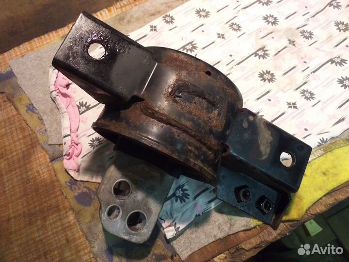 Опора двс левая для Киа Рио 2 JB