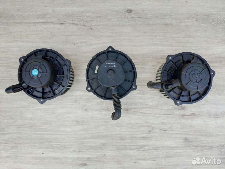 Моторчик вентилятор печки Hyundai Elantra 3 XD J3