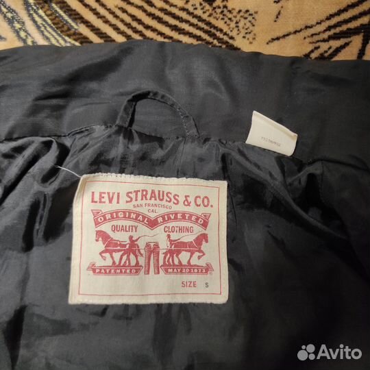 Куртка levi's оригинал