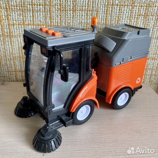 Игрушка Уборочная машина 1:16