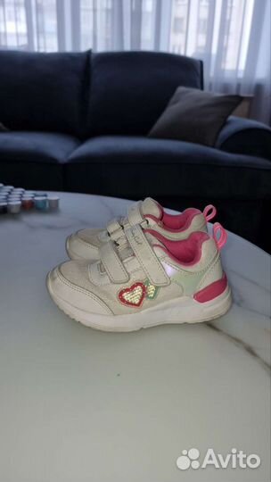 Кроссовки для девочки