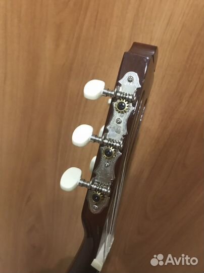 Классическая гитара шестиструнная
