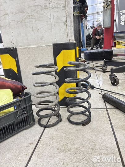 Пружины задние