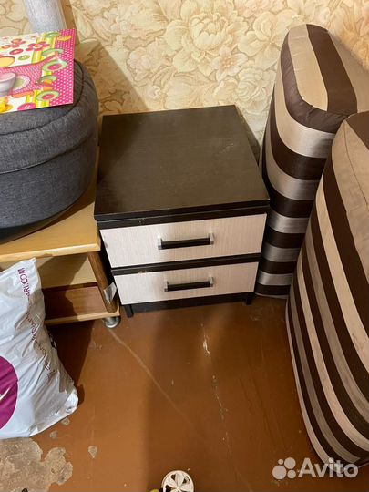 Тумба прикроватная