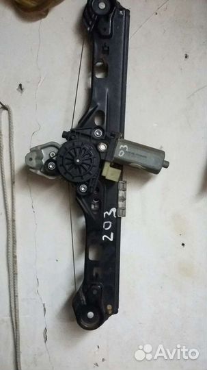 Стеклоподъемник на мерс.203