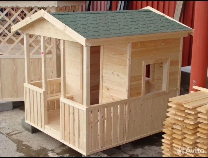 Детский домик из дерева