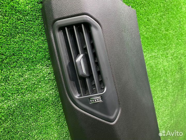 Облицовка центральной стойки левая BMW X5 G05 X7 G