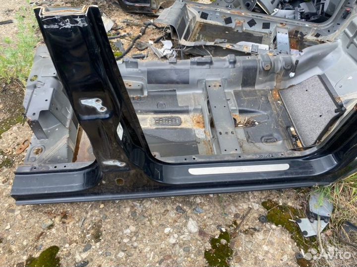 Порог правый Ford Focus хетчбэк 1.8 qqdb 2007