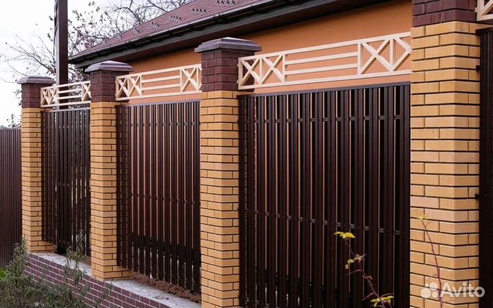 Забор из евроштакетника с гарантией под ключ