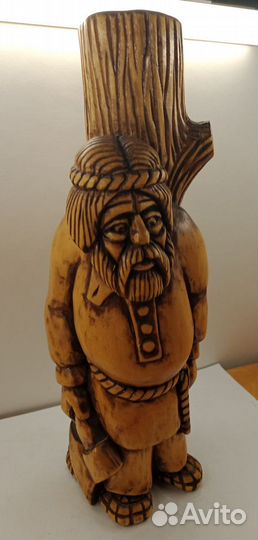 Ваза деревянная Мужичок с топором (020774)