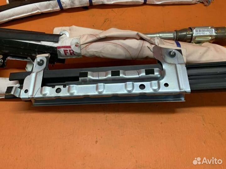 Шторка безопасности правая Acura Mdx YD3 J35Y5