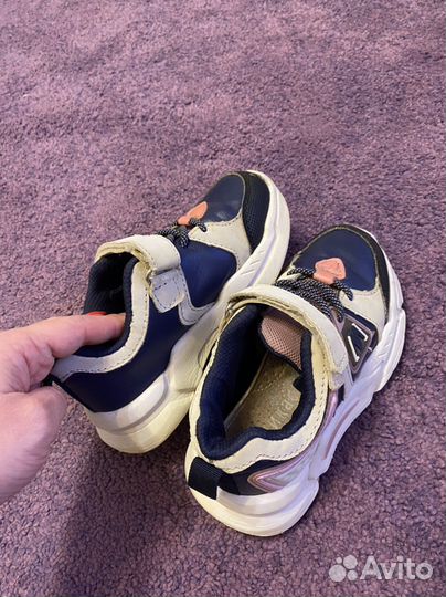 Кроссовки для девочки