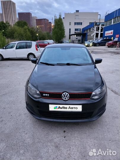 Volkswagen Polo 1.6 AT, 2011, 272 281 км