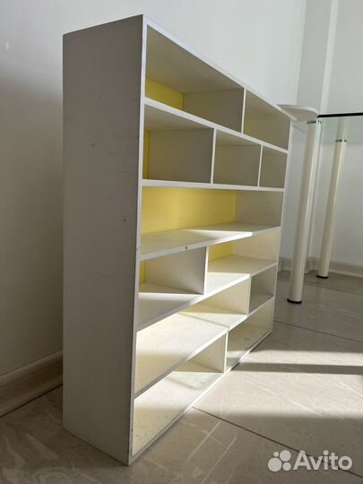 Деревянная парковка для машинок. Стеллаж