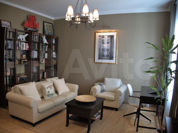 2-к. квартира, 55 м², 1/5 эт.