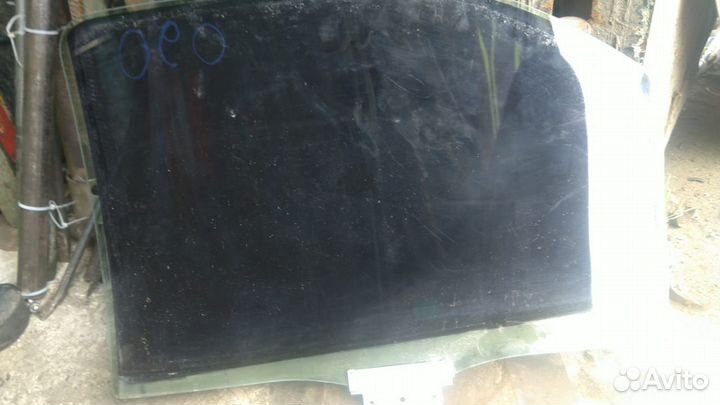 Стекло задней правой левой двери Ford Mondeo II