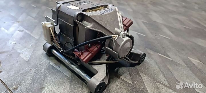 Двигататель стиральной машины ariston