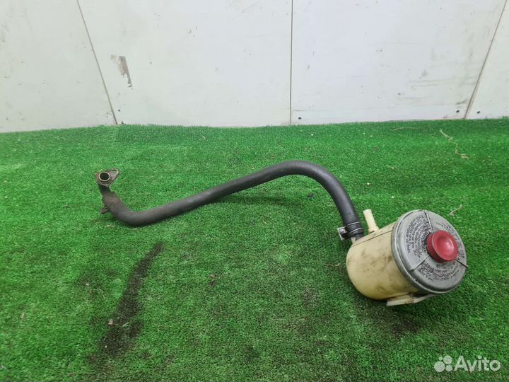 Бачок гур гидpоусилитeля руля Suzuki Baleno 1
