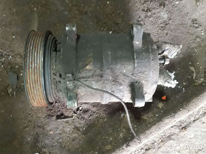 Компрессор кондиционера Вольво V40 s40