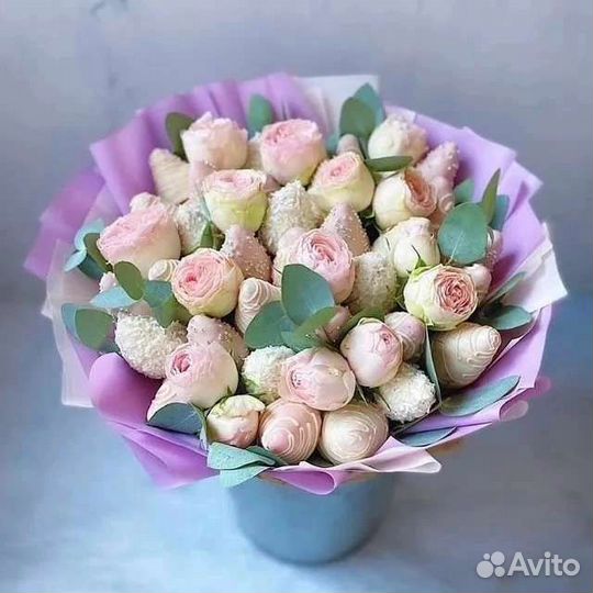 Съедобные букеты из клубники и роз