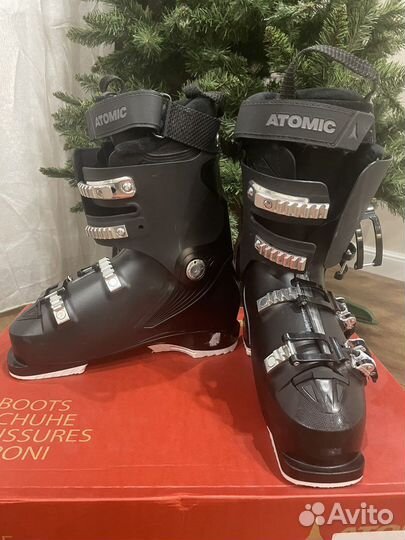Горнолыжные ботинки Atomic