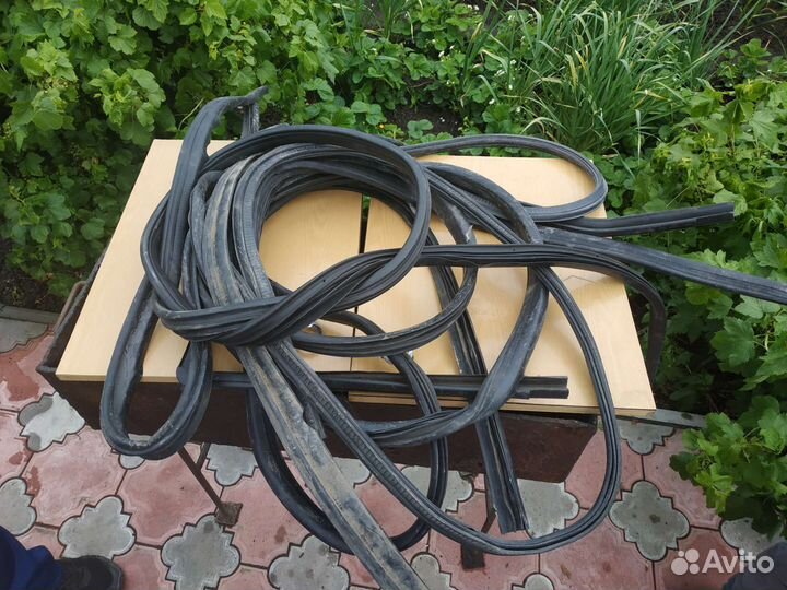 Уплотнительная резинка для авто