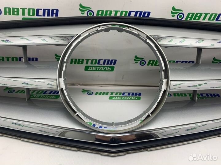 Решетка радиатора передняя Mercedes Benz C-Class