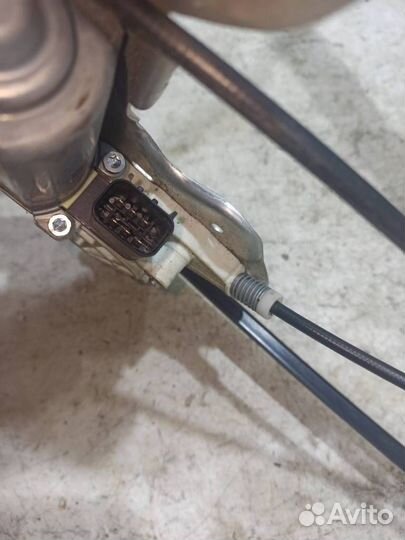 Стеклоподъемник механический передний левый