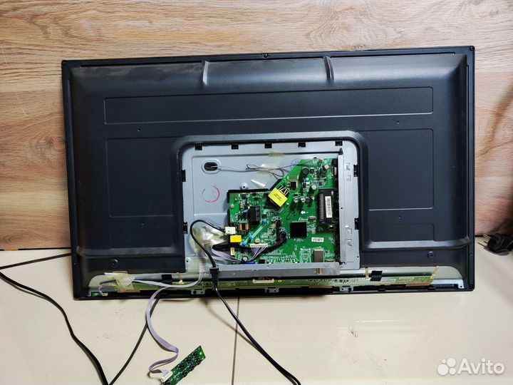 Телевизор Dexp H32D7000M (Разбор)(По запчастям)