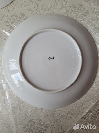 Тарелки от сервиза 