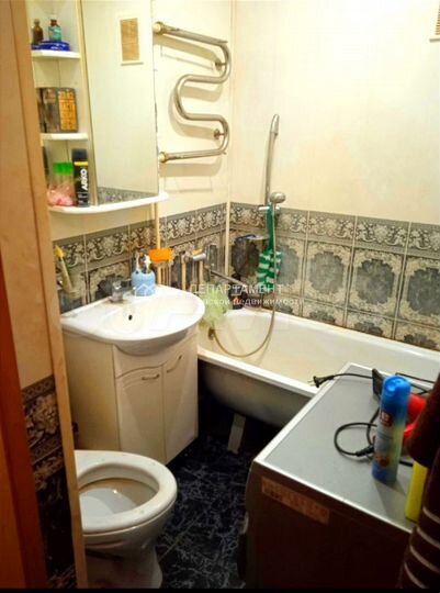 2-к. квартира, 43 м², 1/3 эт.