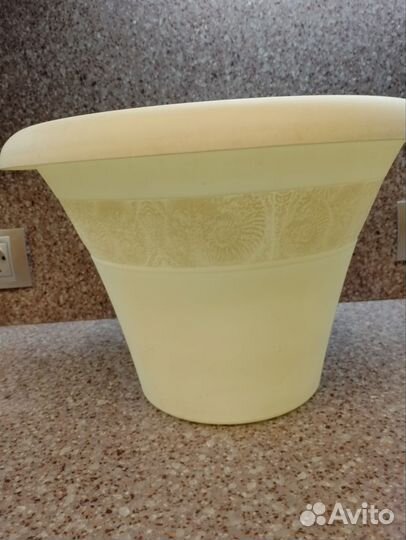 Горшок для цветов пластиковый кремовый Польша