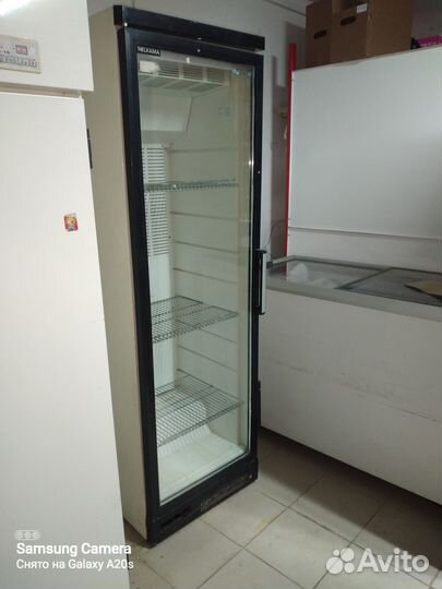 Холодильный шкаф