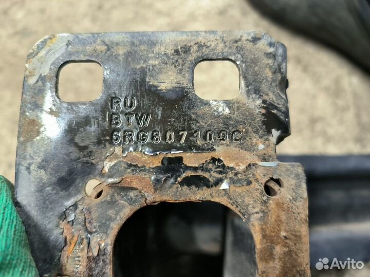 Усилитель переднего бампера Volkswagen Polo V