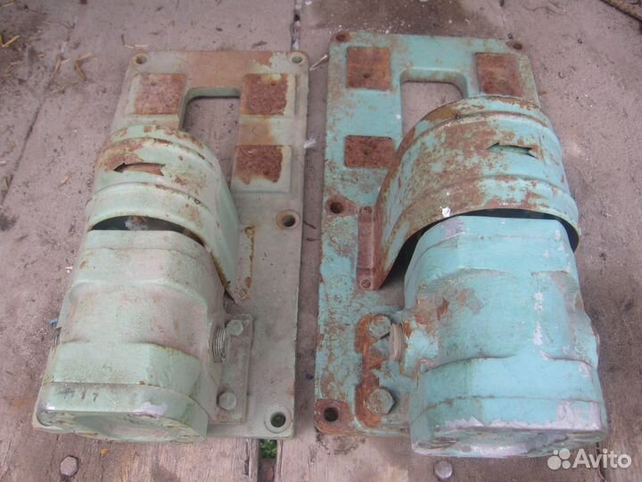 Насос шестиренчетый