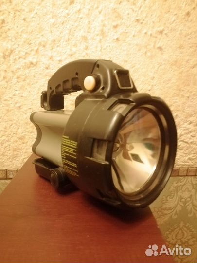 Мощный фонарь прожектор