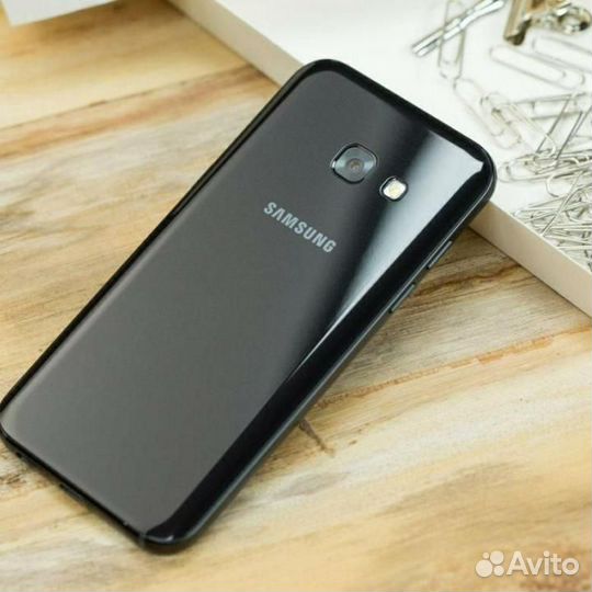 Телефон samsung A3 2017
