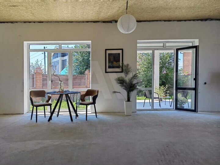 Дом 196 м² на участке 6,5 сот.