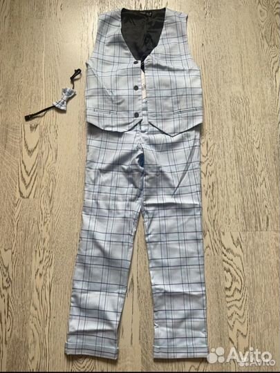 Костюм на выпускной 140-146 новый