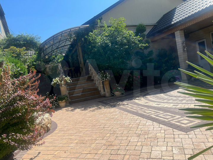 Дом 200 м² на участке 4 сот.