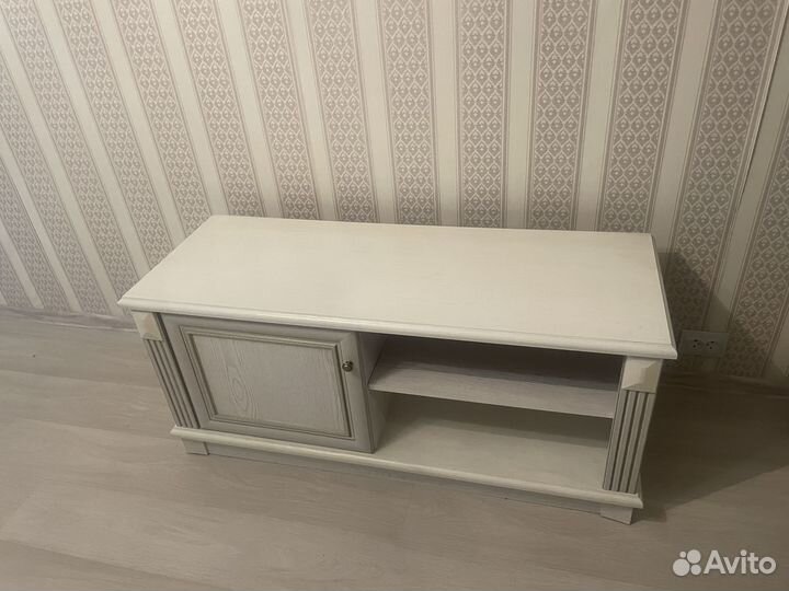 Тумба под тв белая бу