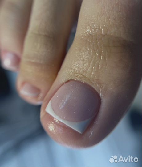 Маникюр и педикюр