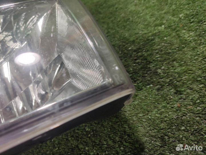 Фара противотуманная правая Toyota Land Cruiser