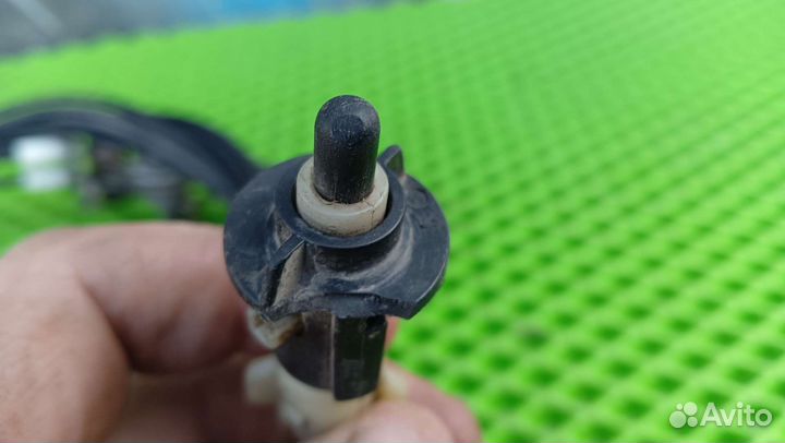 Тросик бензобака багажника geely mk