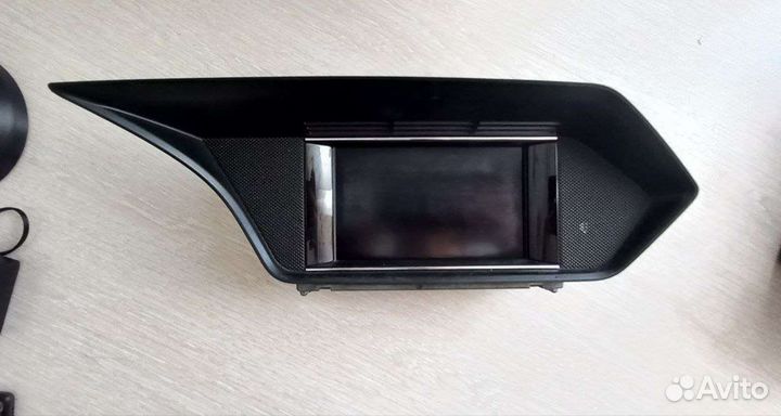 Магнитофон Mercedes W212 с дисплеем до рестайлинг